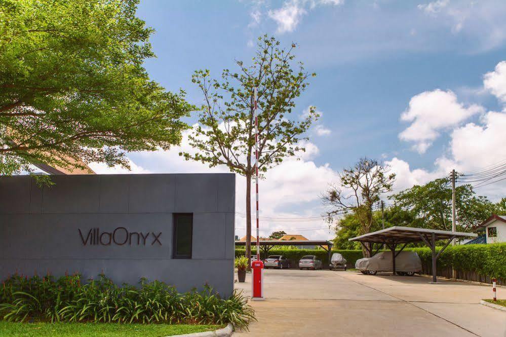 Onyx Villas By Tropiclook Rawai Exteriör bild